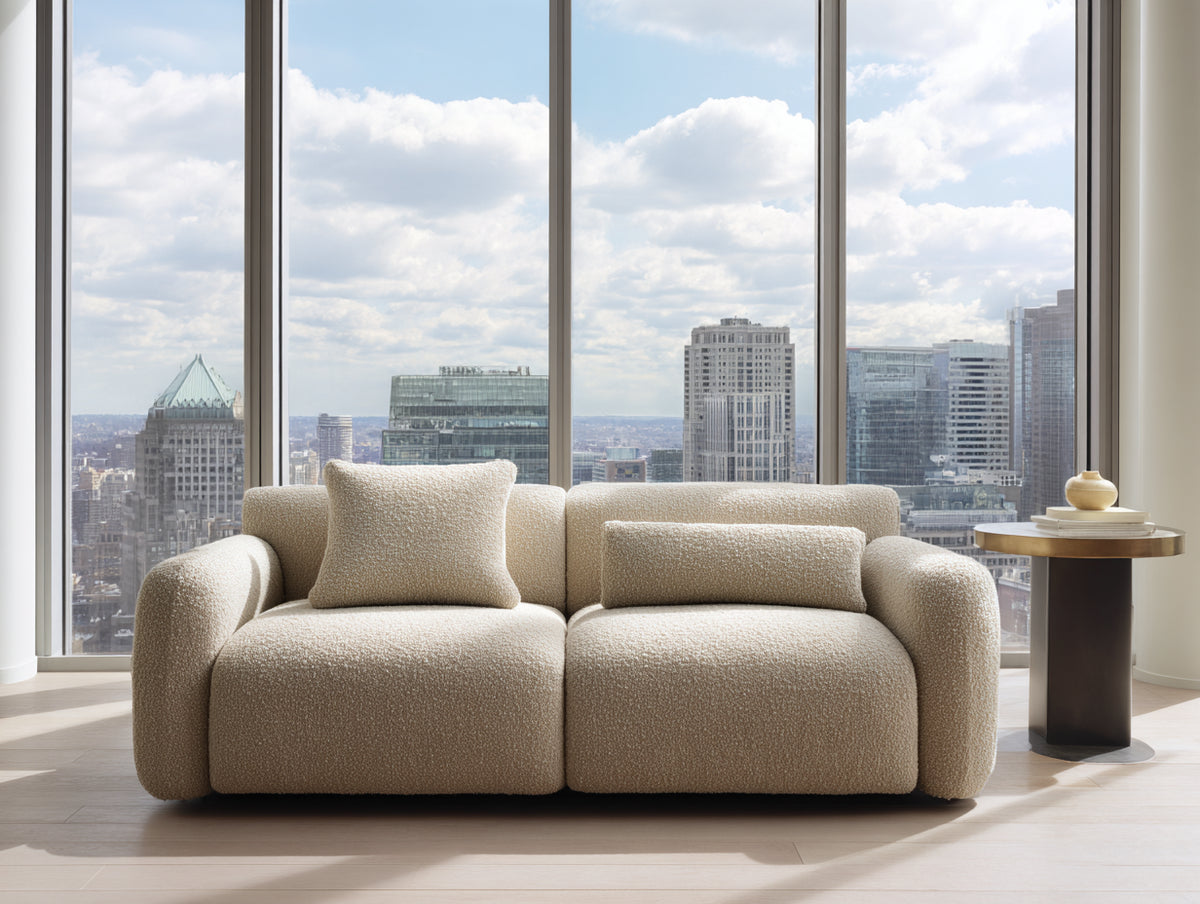 Divano 2 posti 230×105×82 cm - bouclé beige sabbia - braccioli bombati e seduta profonda per soggiorno